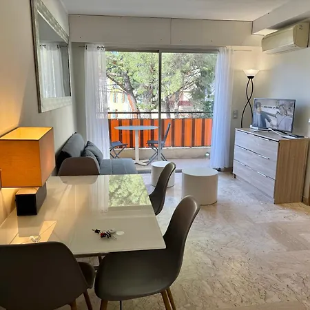 2 Pieces Centre Apartment